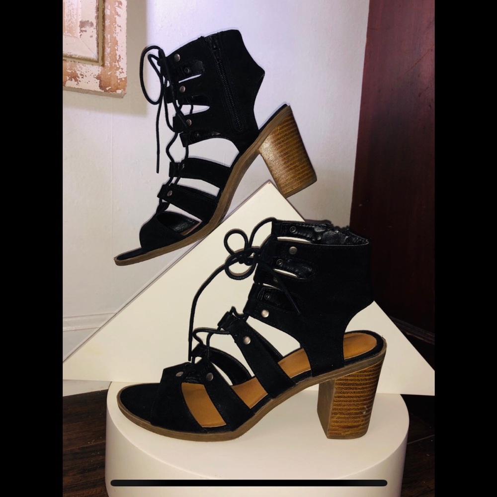 Dv Brand Black lace up heel ax 7.5